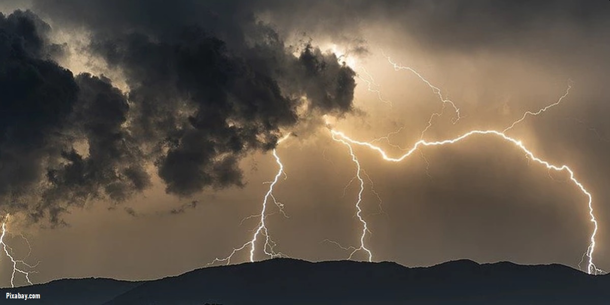 UMA GRANDE TEMPESTADE ESTÁ VINDO! - Victoria Ang