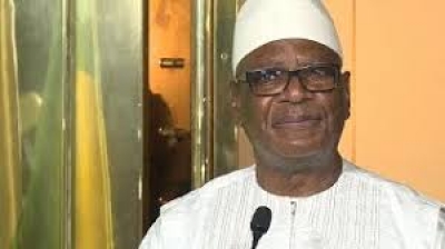 Presidente do Mali é vítima de tentativa de ataque com faca