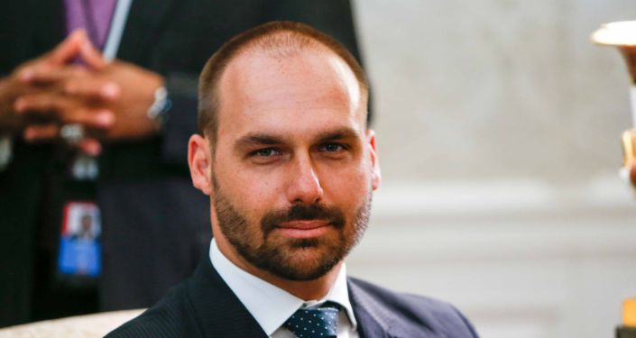 Eduardo Bolsonaro aponta formação de complô contra Bolsonaro envolvendo ministro do STF, diz mídia