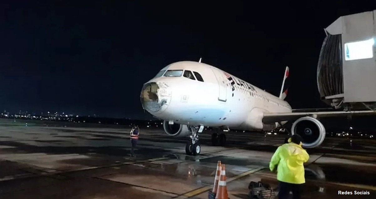 Avião Declara Emergência e Sofre Danos Com Temporal no Paraguai