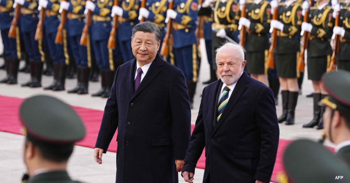 Em Pequim, Lula assina 15 acordos bilaterais com a China