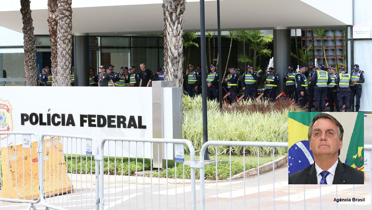 Bolsonaro depõe sobre joias por 3h; PF tem grades e reforço em segurança