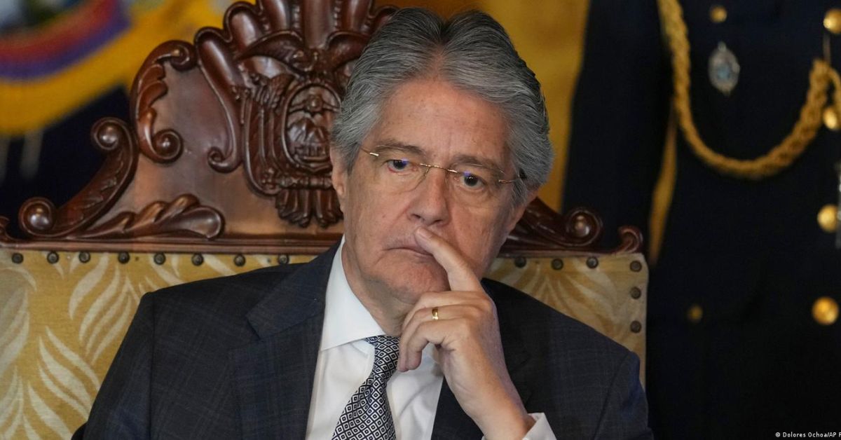 Presidente do Equador dissolve Congresso e evita impeachment